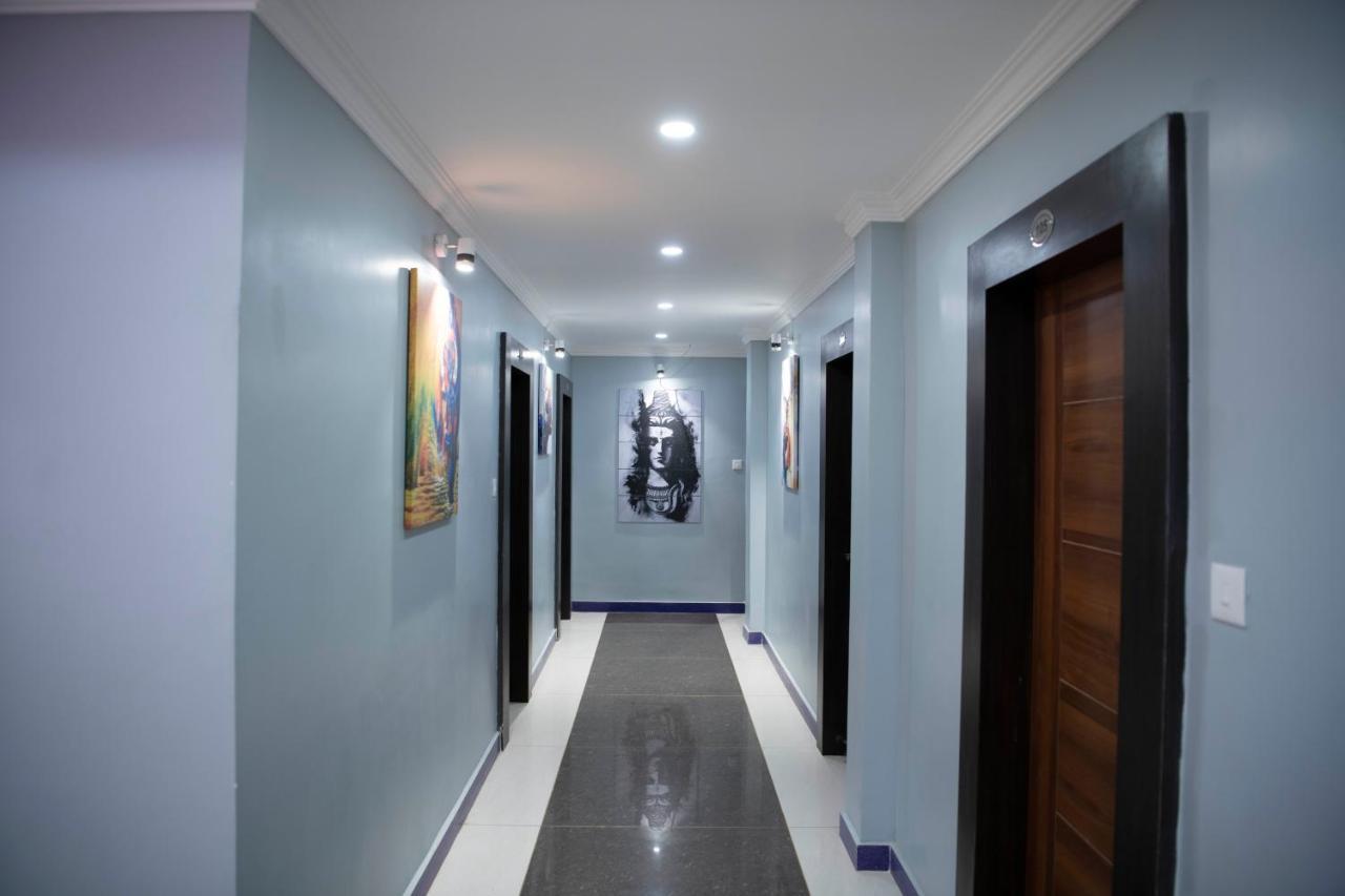 Airavat Hotel บูบันเนสชวาร์ ภายนอก รูปภาพ